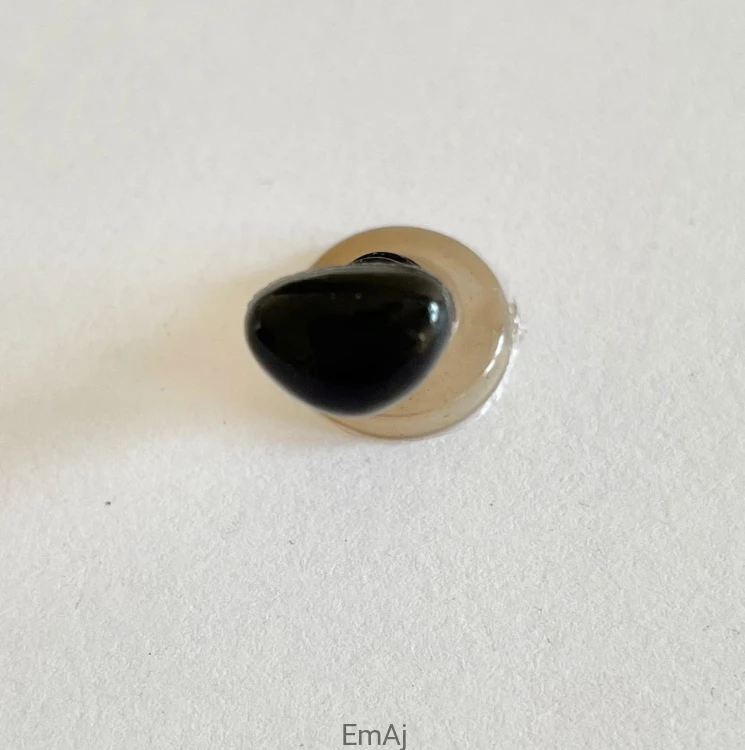 Nos bezpieczny plastikowy 0,8 cm.jpg